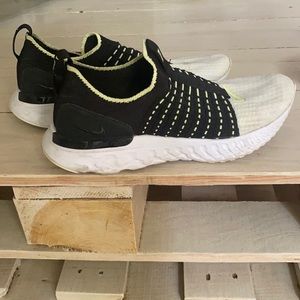 Nike Phantom Running Shoes